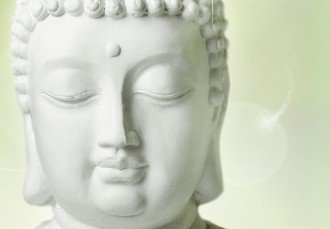 Kép - Hófehér Buddha és virágok